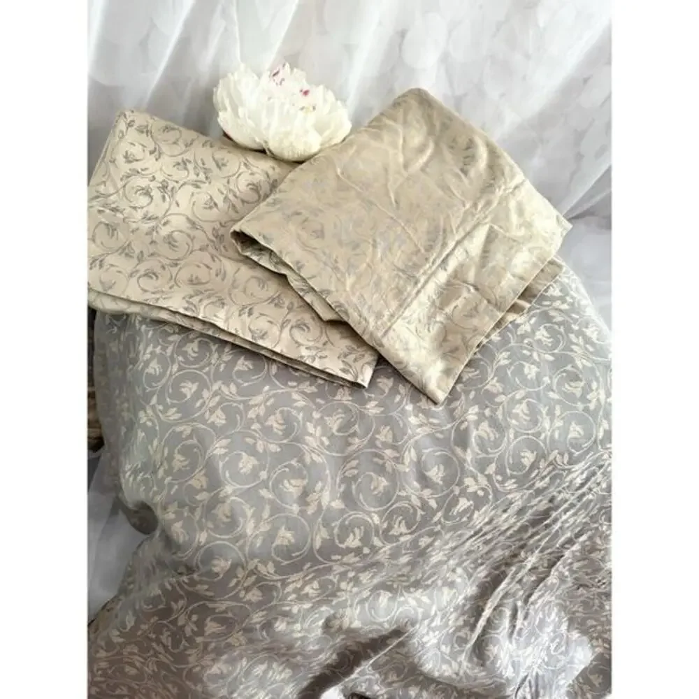 Nancy Koltes TOILE FLORAL QUEEN Duvet Grey Beige SATEEN LUXURY 2 Shams